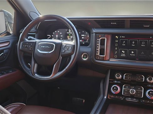 Used 2023 GMC Yukon XL Denali Ultimate image 10