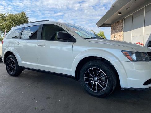 Used 2017 Dodge Journey SE w/ Flexible Seating Group image 5