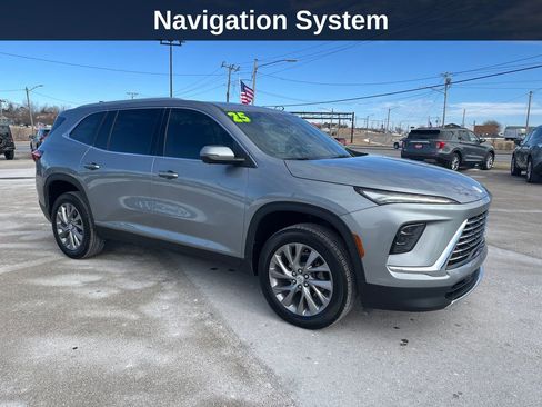 Used 2025 Buick Enclave Preferred image 8