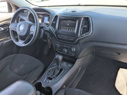 Used 2020 Jeep Cherokee Latitude AWD/4WD image 30