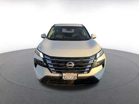 Used 2025 Nissan Rogue SV FWD image 4