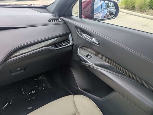 Used 2022 Cadillac XT4 Sport w/ Comfort Package FWD image 17
