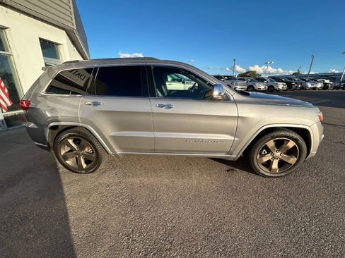 Used 2014 Jeep Grand Cherokee Overland w/ Advanced Technology Group image 4