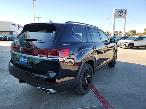 New 2026 Volkswagen Atlas SE image 7