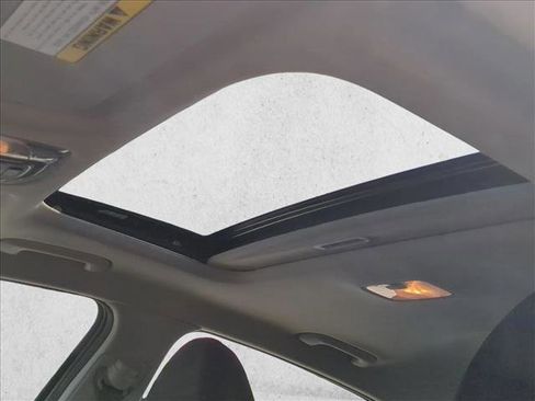 Used 2025 Hyundai Elantra Limited FWD image 16