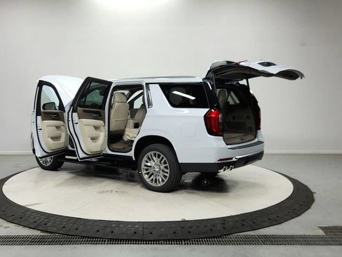 New 2026 GMC Yukon Denali w/ Sun & Power Step Package AWD/4WD image 14