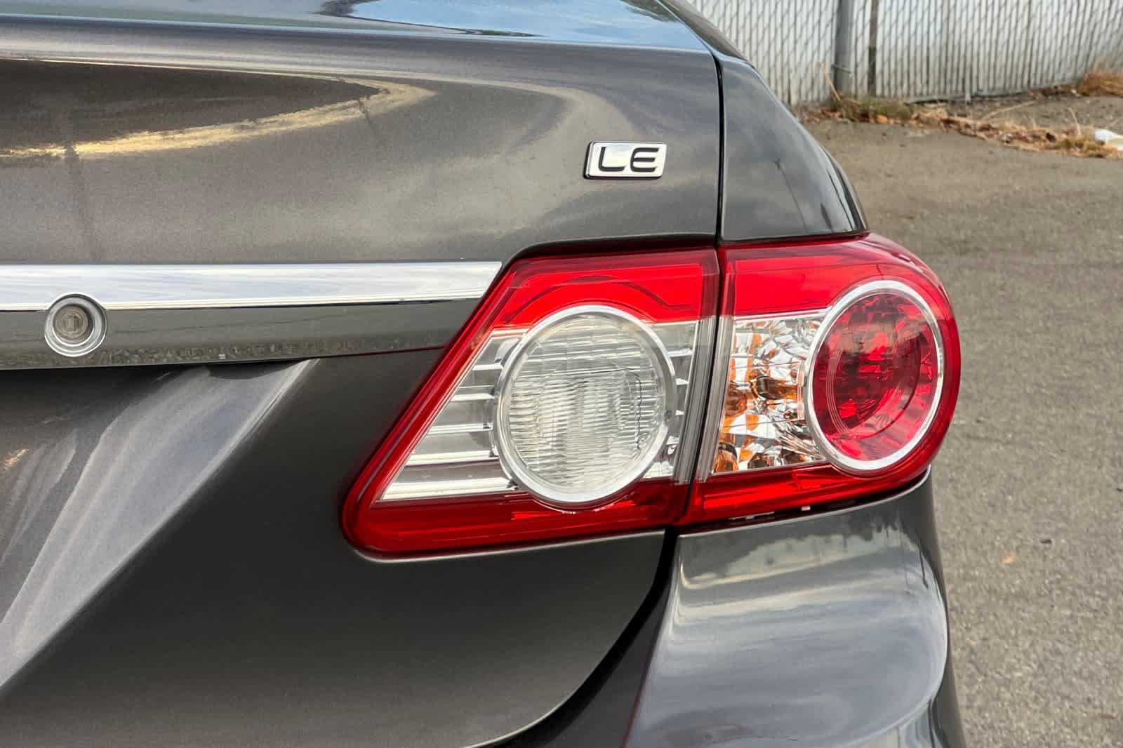 Used 2011 Toyota Corolla LE FWD image 21