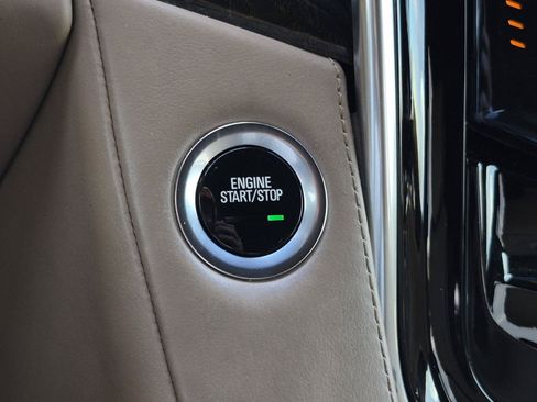 Used 2019 Cadillac Escalade ESV Platinum AWD/4WD image 36
