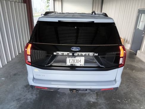 Used 2025 Ford Expedition Active RWD image 35