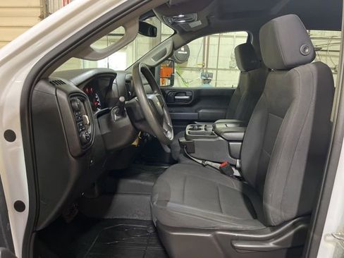 Used 2021 Chevrolet Silverado 2500 Custom w/ Custom Value Package image 15