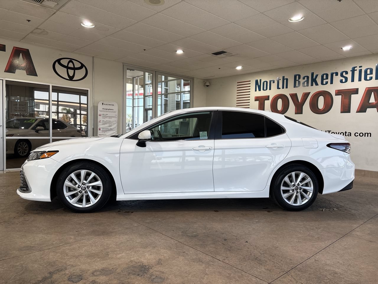 Certified 2022 Toyota Camry LE FWD image 7