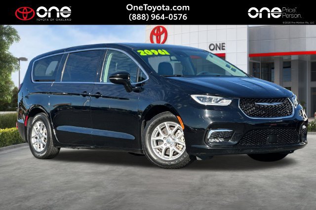 Used 2024 Chrysler Pacifica Touring-L FWD 360° Tour