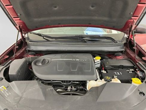 Used 2020 Jeep Cherokee Trailhawk w/ Comfort/Convenience Group AWD/4WD image 11