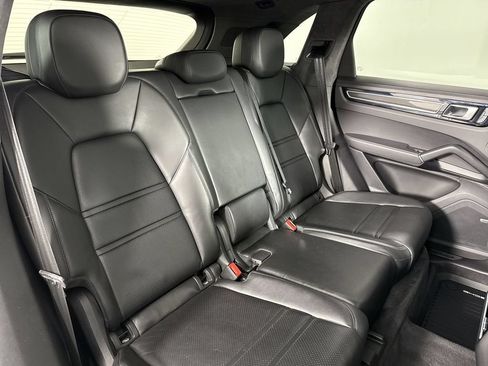 Certified 2023 Porsche Cayenne GTS AWD/4WD image 23