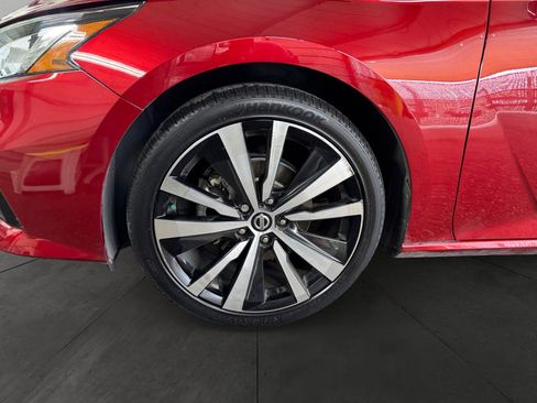 Used 2019 Nissan Altima 2.5 Platinum image 14