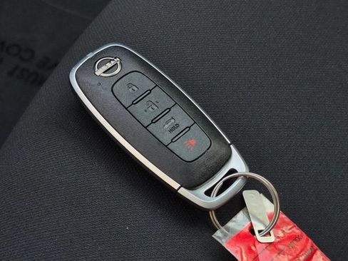 Used 2025 Nissan Sentra SV FWD image 32