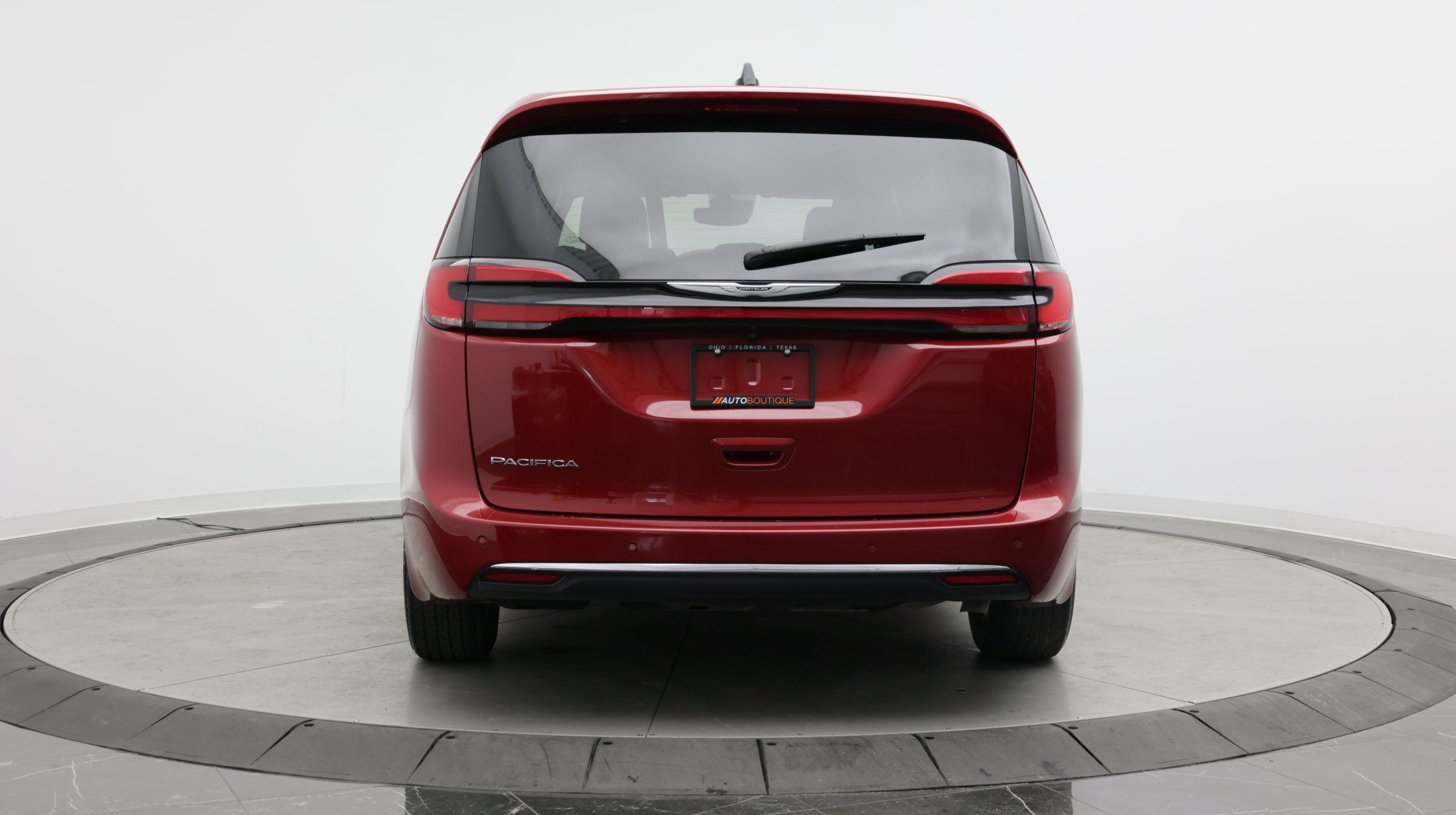 Used 2026 Chrysler Pacifica Select FWD image 4