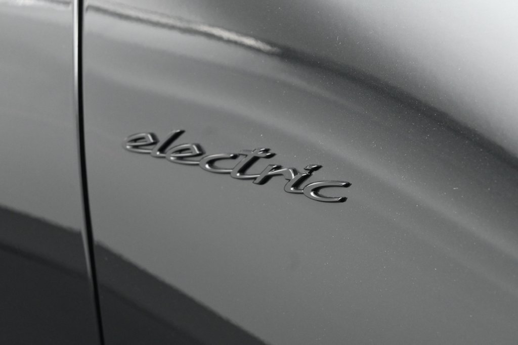 Certified 2026 Porsche Cayenne Turbo AWD/4WD image 29