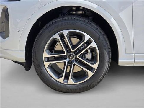 New 2025 Audi Q5 Premium image 9