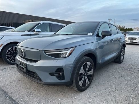 Used 2023 Volvo C40 P8 Recharge Plus w/ Climate Package image 3