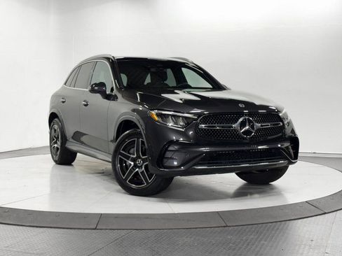 Used 2025 Mercedes-Benz GLC 350e 4MATIC w/ AMG Line image 1