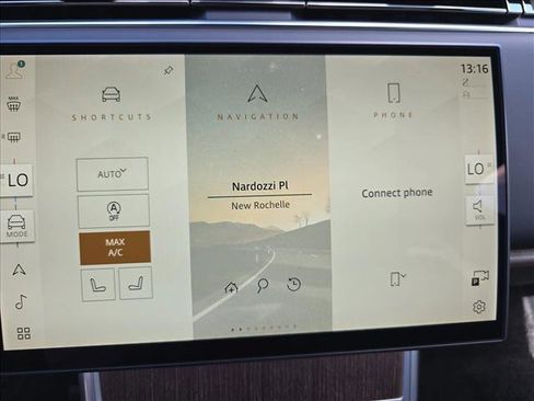 New 2025 Land Rover Range Rover SE image 24