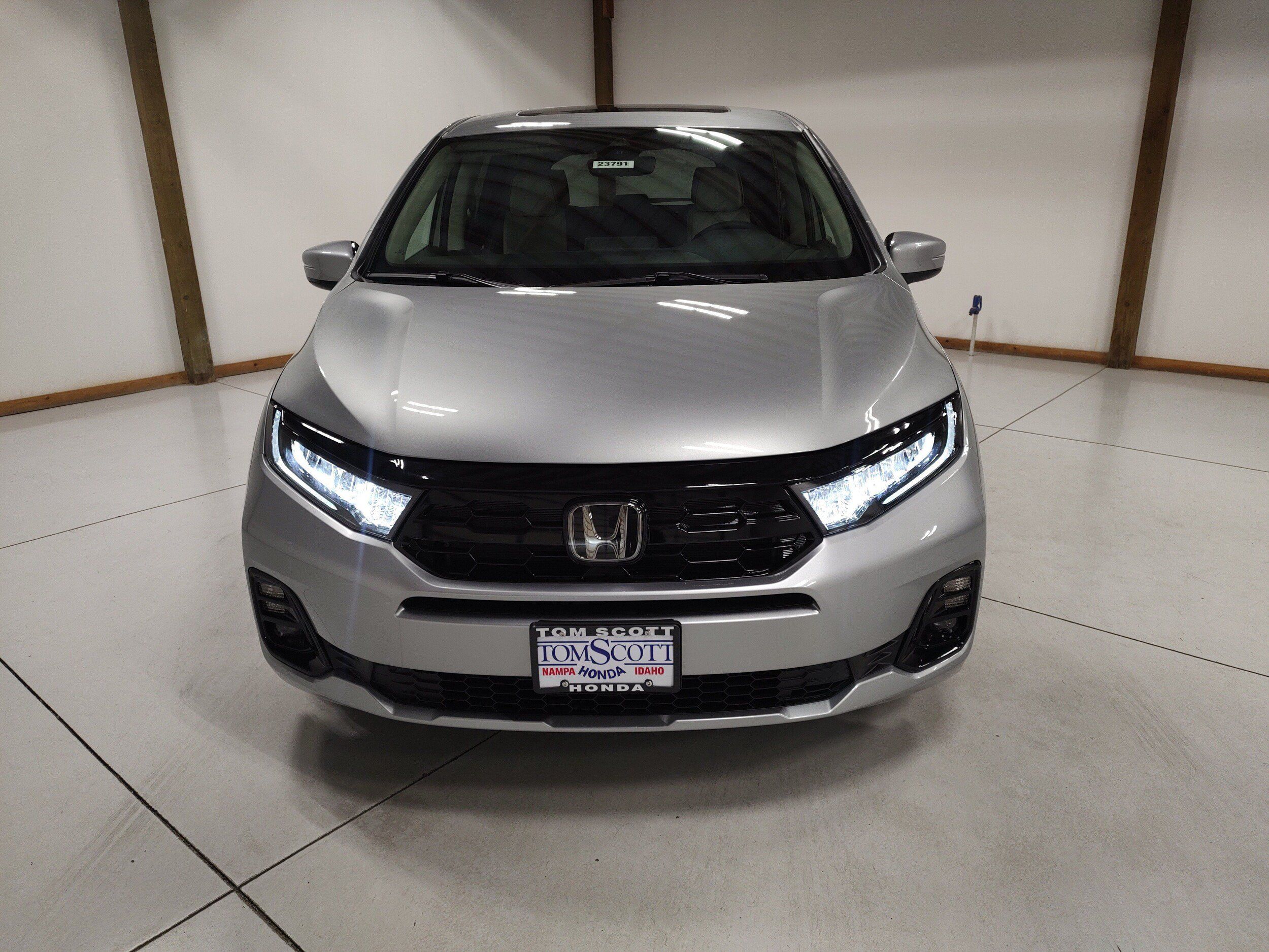New 2027 Honda Odyssey Elite image 3