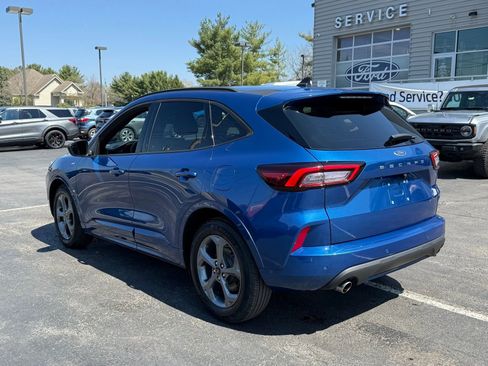 Used 2023 Ford Escape ST-Line w/ Tech Pack #1 FWD image 4