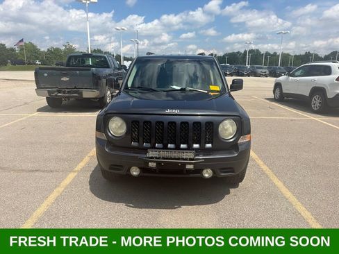 Used 2014 Jeep Patriot Latitude AWD/4WD image 2