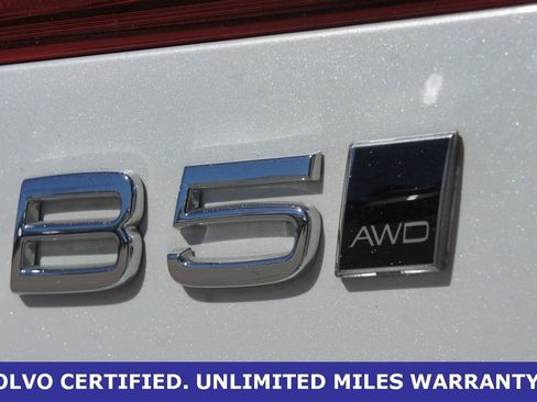 Certified 2024 Volvo XC60 B5 Plus w/ Protection Package Premier image 8