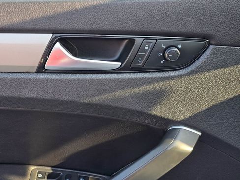 Used 2020 Volkswagen Passat 2.0T SE image 11