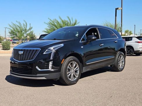 Used 2022 Cadillac XT5 Premium Luxury w/ LPO, Floor Liner Package FWD image 8
