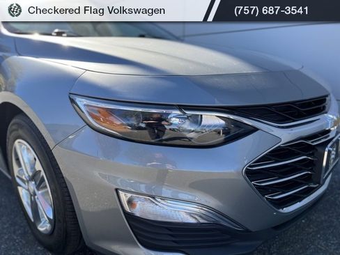 Used 2023 Chevrolet Malibu LS image 2