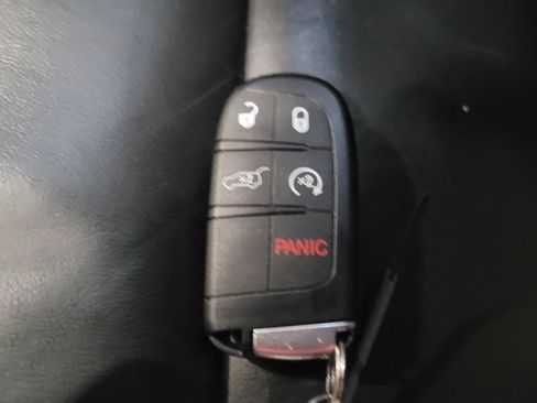 Used 2019 Jeep Grand Cherokee Limited image 32