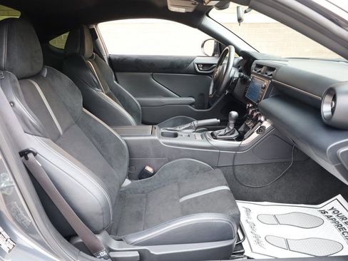 Used 2023 Toyota GR86 Premium image 22