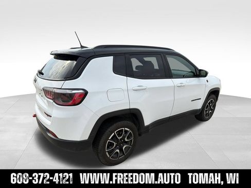 Used 2025 Jeep Compass Trailhawk AWD/4WD image 8