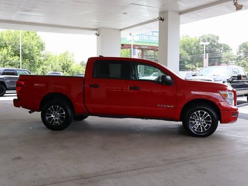 Used 2023 Nissan Titan SV image 7