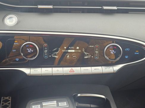 Certified 2025 Genesis GV70 3.5T Sport AWD/4WD image 16