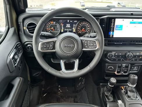 New 2026 Jeep Wrangler Unlimited Sahara AWD/4WD image 16