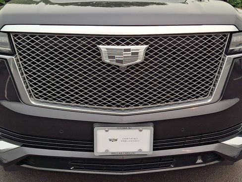 Certified 2022 Cadillac Escalade Premium Luxury Platinum w/ Heavy-Duty Trailer Package AWD/4WD image 9