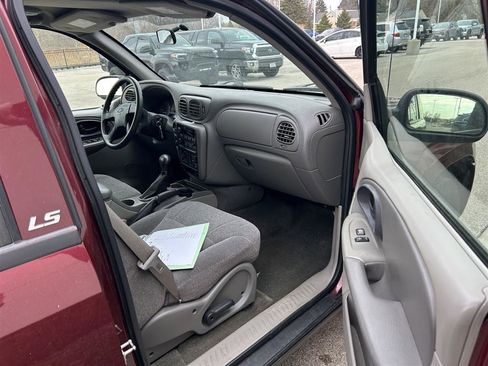 Used 2004 Chevrolet TrailBlazer LS w/ LS Preferred Equipment Group image 21