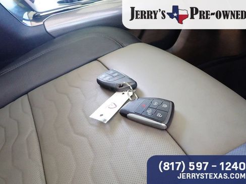 Used 2025 Chevrolet Silverado 2500 ZR2 w/ Technology Package AWD/4WD image 27
