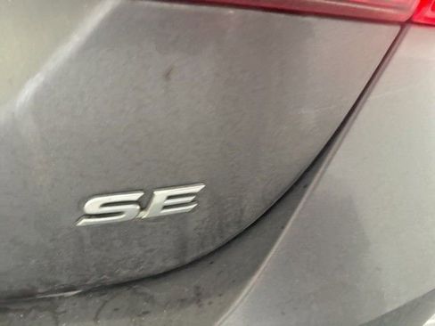 Used 2022 Toyota Camry SE FWD image 6
