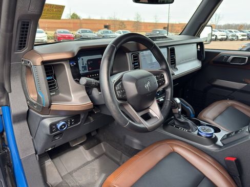 Used 2023 Ford Bronco Outer Banks image 10