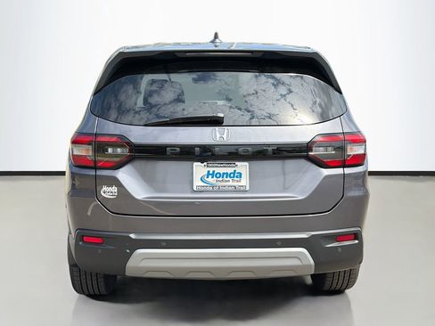 Used 2025 Honda Pilot EX-L image 6