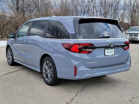 New 2026 Honda Odyssey Touring image 4