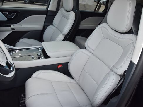 New 2026 Lincoln Aviator Reserve AWD/4WD image 34