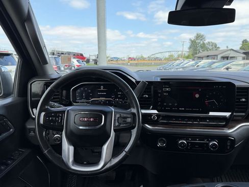 Used 2023 GMC Sierra 1500 SLE w/ Enhanced Capability Package AWD/4WD image 23