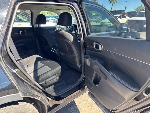 Used 2023 Kia Sorento LX FWD image 11
