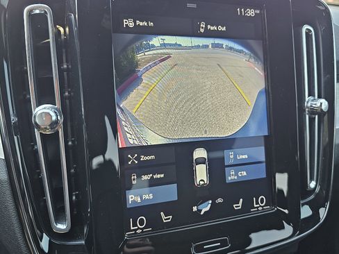 Used 2019 Volvo XC40 T5 Momentum image 39